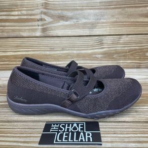 Skechers Women’s Breathe Easy Lucky Lady Mary Jane Flats Sneakers Shoe